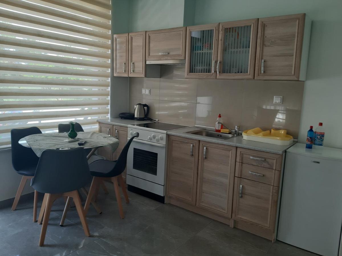 Soula'S Sunshine Green Apartment ني كارفالي المظهر الخارجي الصورة