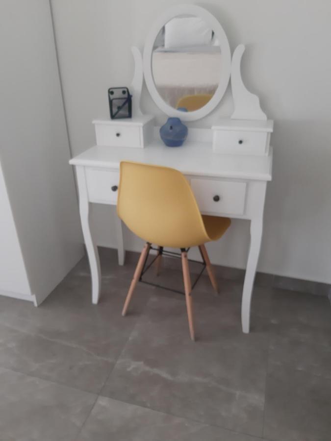 Soula'S Sunshine Green Apartment ني كارفالي المظهر الخارجي الصورة